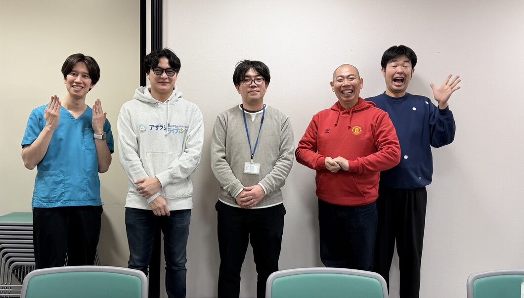 済生会ご担当者様吉本興業様と記念撮影